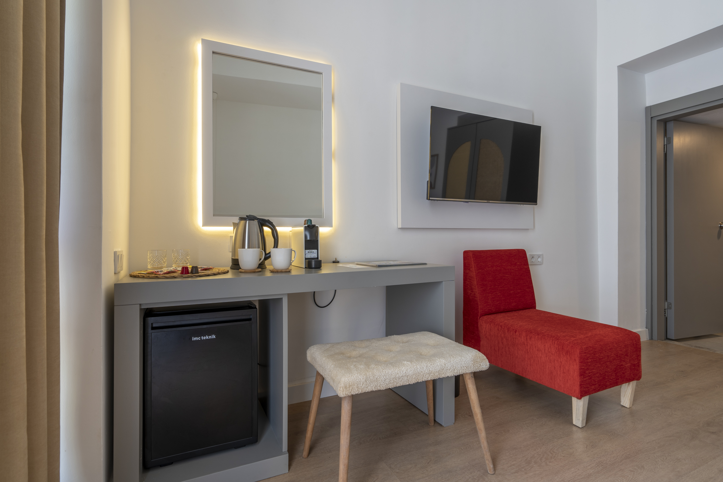 My Hotel Room 1 2500 px 13