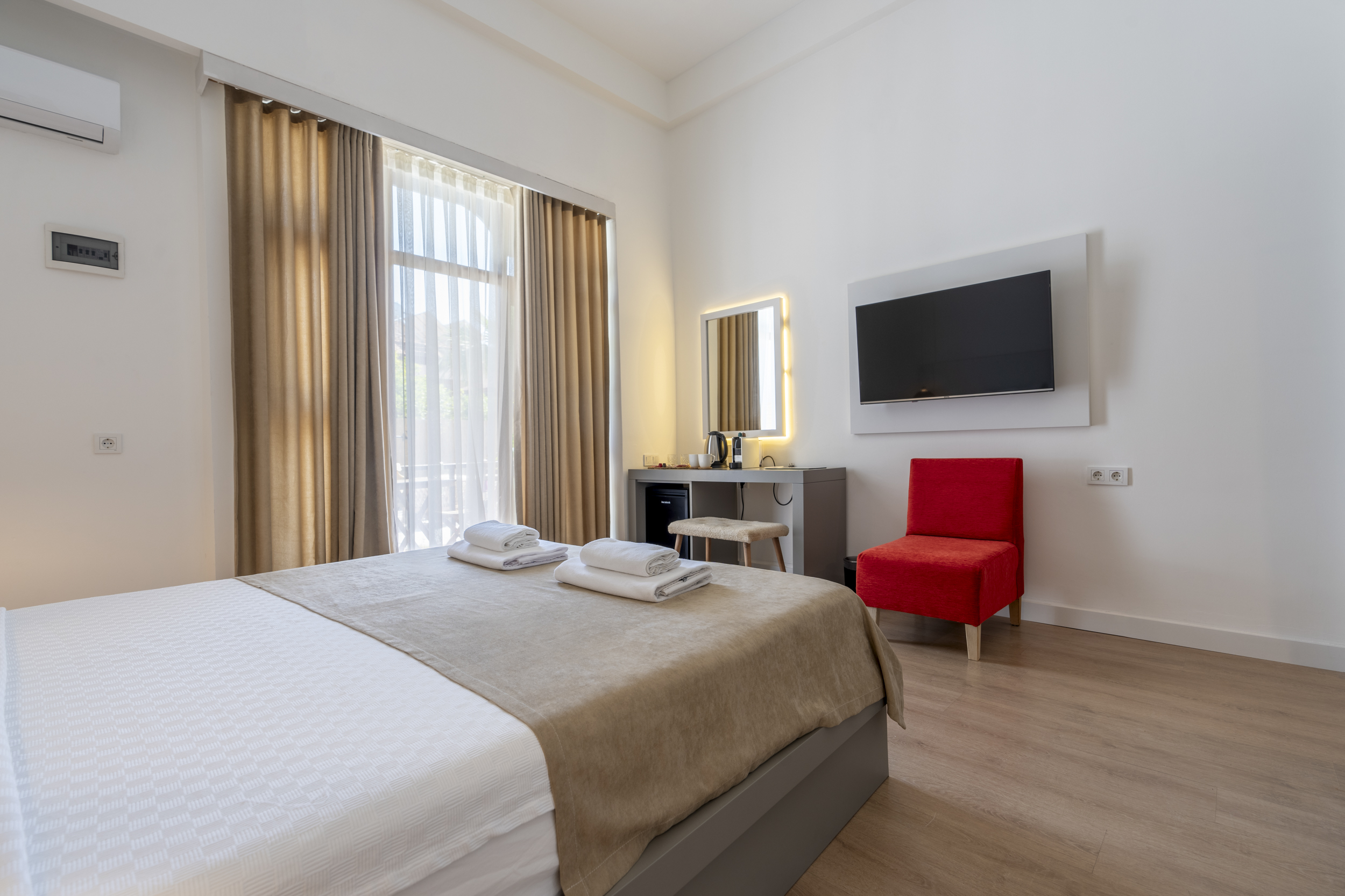 My Hotel Room 1 2500 px 14