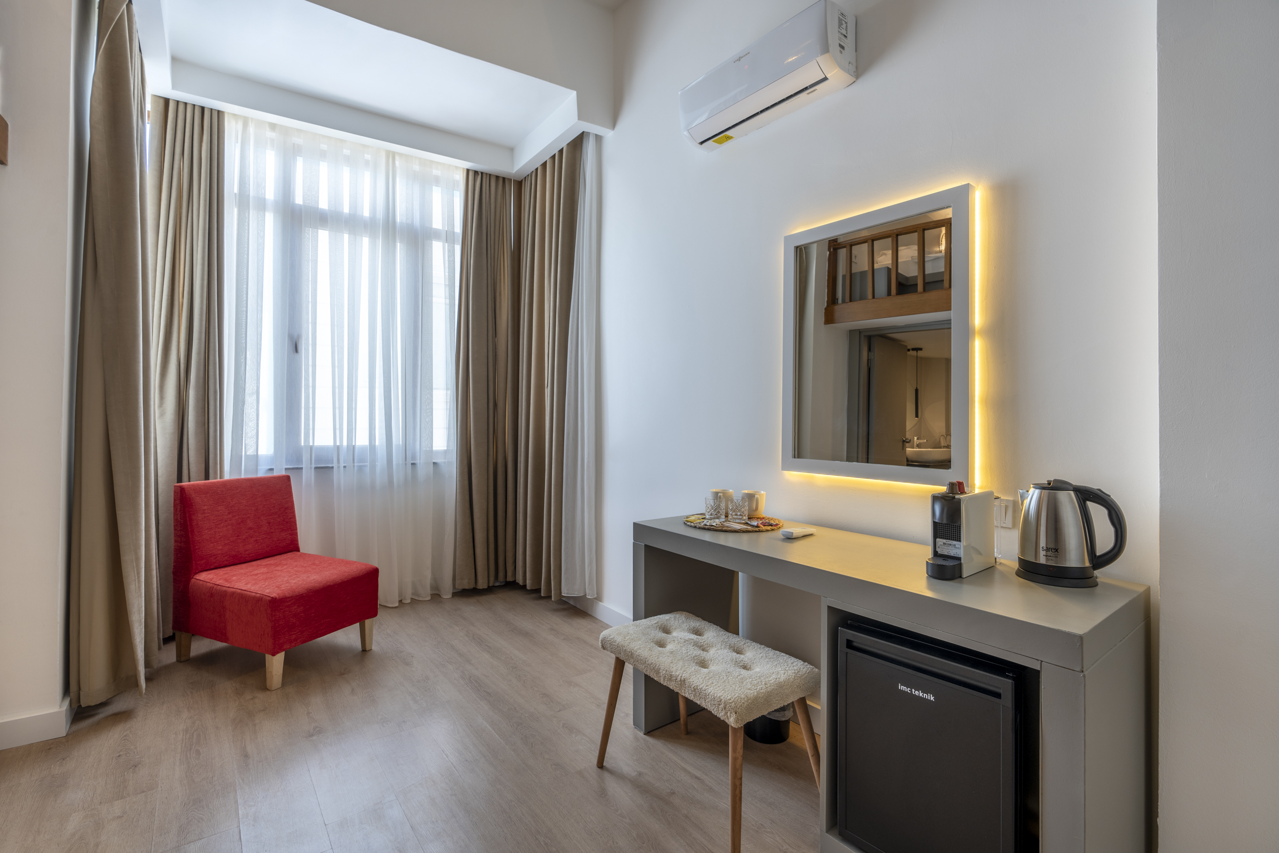 My Hotel Room 2 2500 px 7