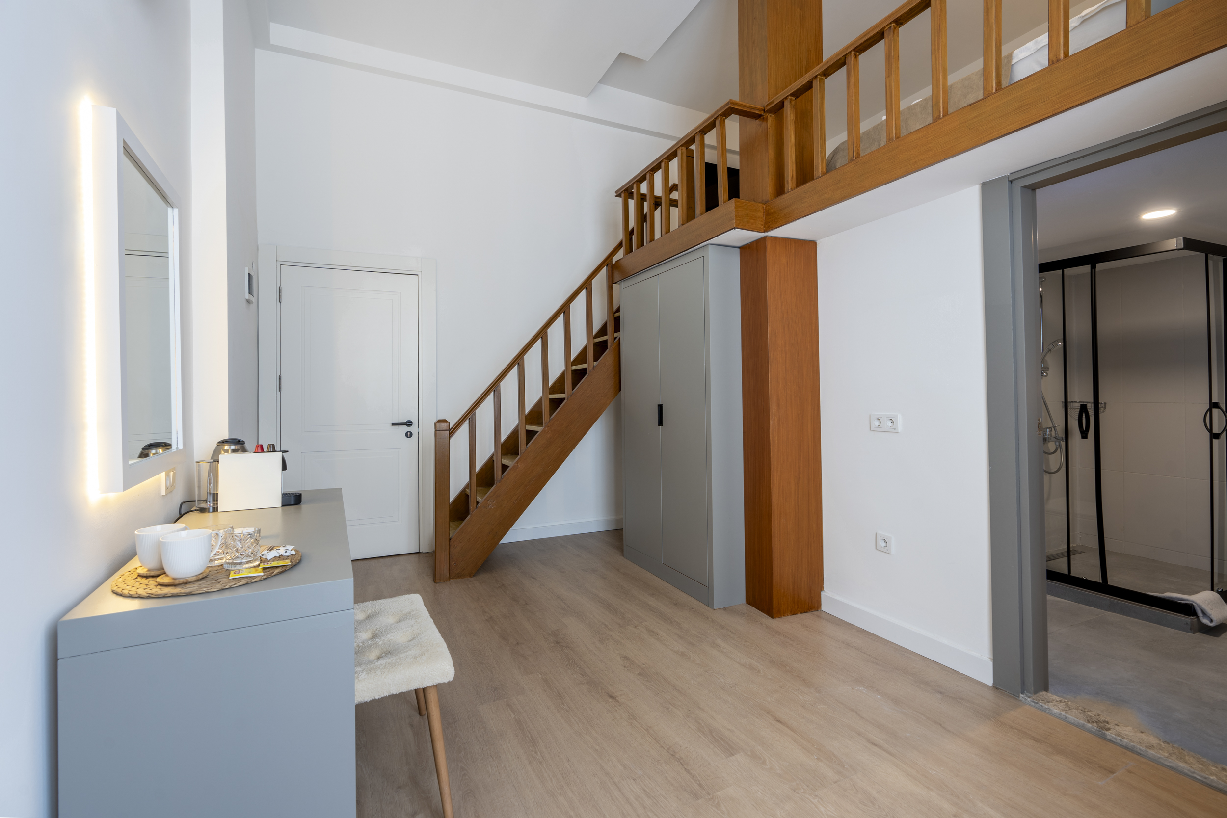 My Hotel Room 2 2500 px 8