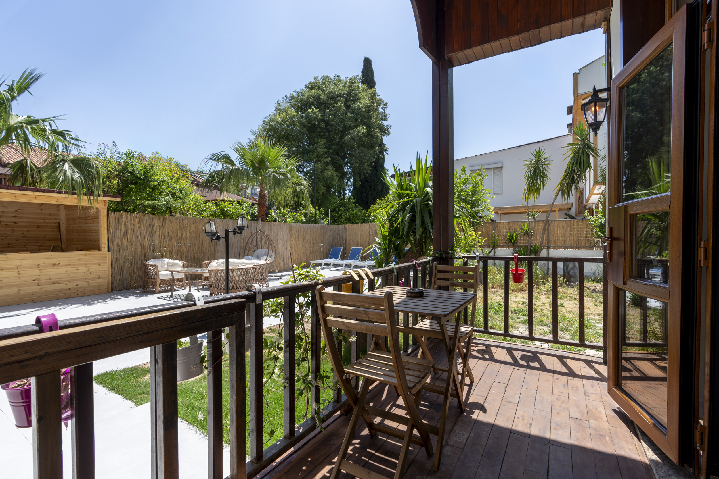 My Hotel Room Garden 2500 px 9